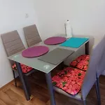 Bei Ede & Helli Lägenhet